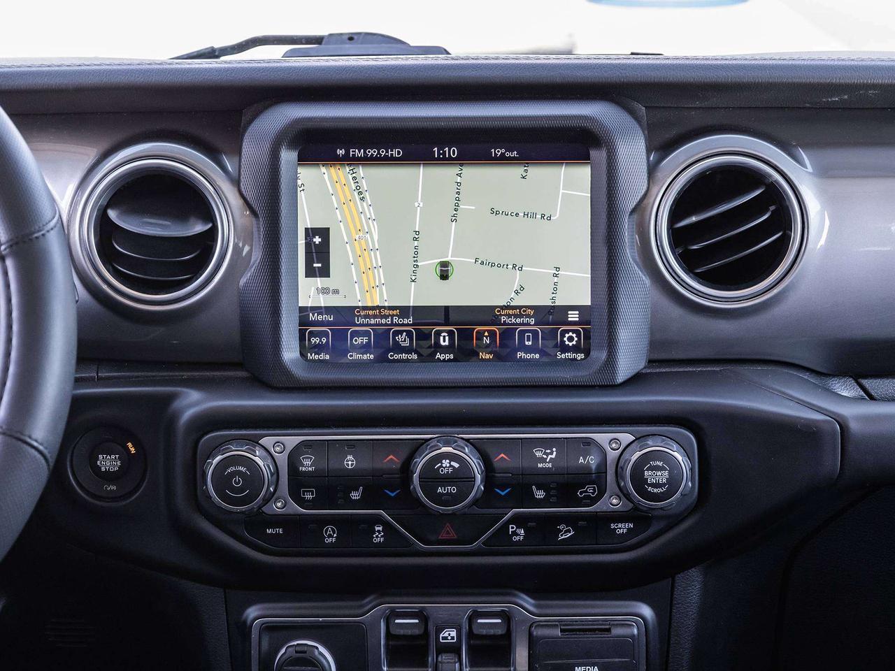 2020 Jeep Wrangler Sahara Photo