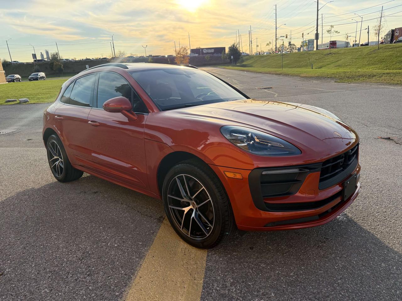 2024 Porsche Macan 2.0 Premium Plus 360 Camera 1 Owner Clean carfax Photo
