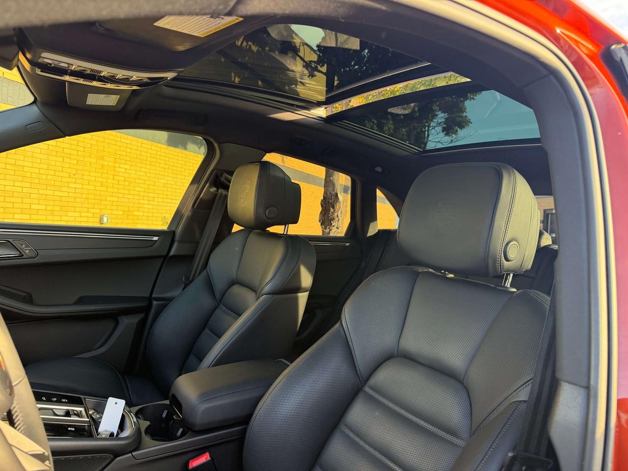 2024 Porsche Macan 2.0 Premium Plus 360 Camera 1 Owner Clean carfax Photo