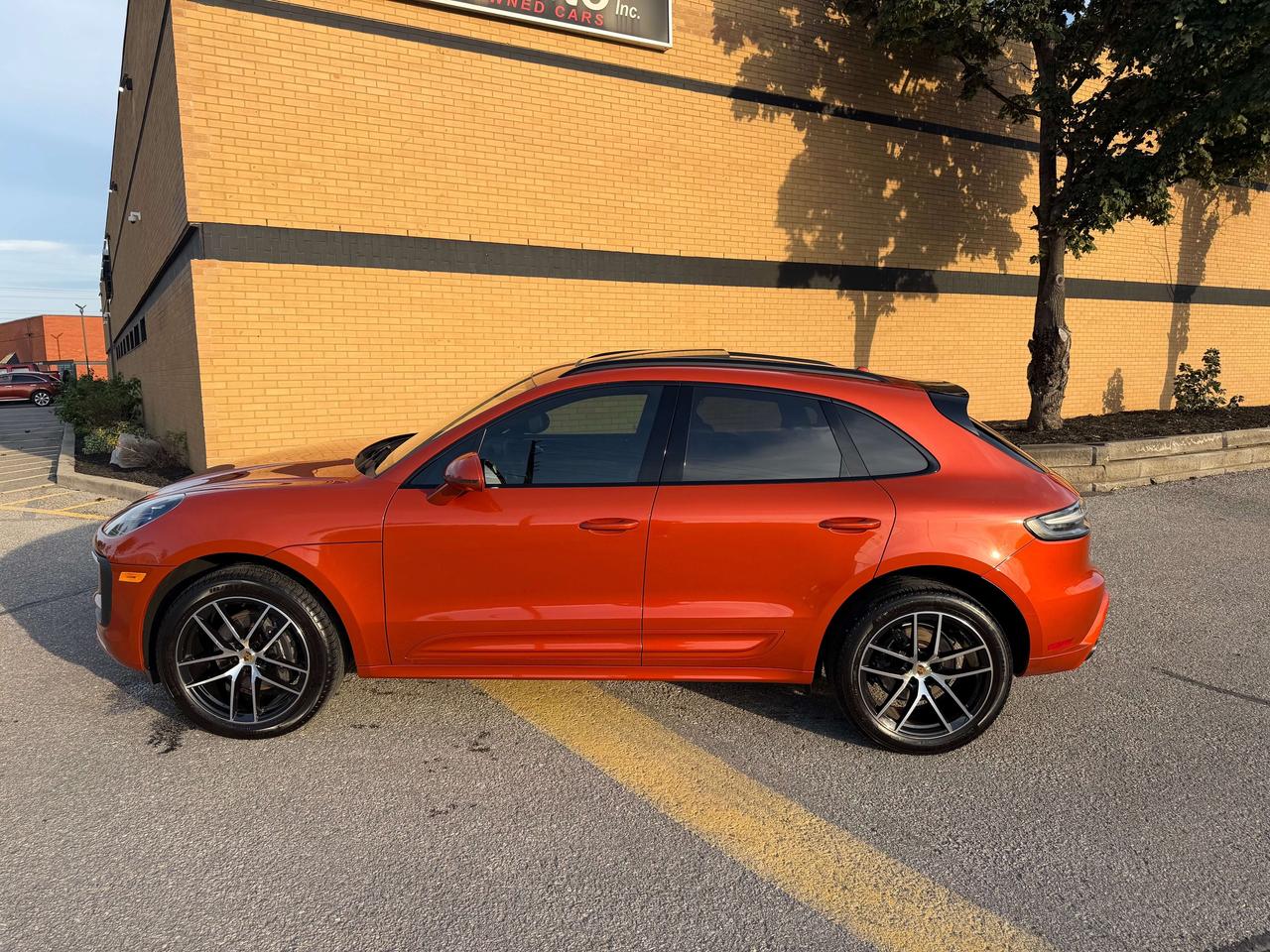 2024 Porsche Macan 2.0 Premium Plus 360 Camera 1 Owner Clean carfax Photo
