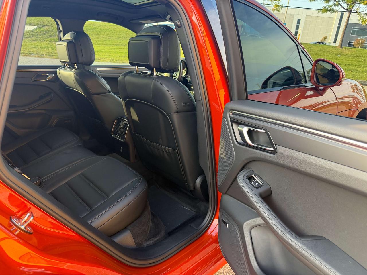 2024 Porsche Macan 2.0 Premium Plus 360 Camera 1 Owner Clean carfax Photo