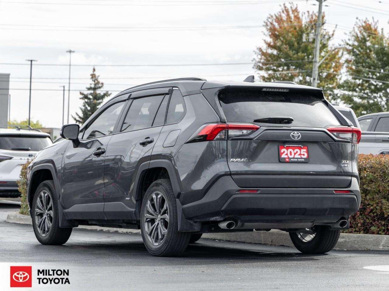 2025 Toyota RAV4 XLE PREMIUM LEATHER SEATING SUNROOF CARPLAY ONE OWNER TCUV XLE Photo4