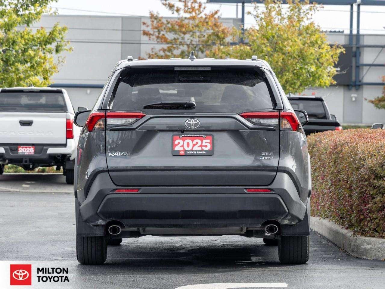 2025 Toyota RAV4 XLE PREMIUM LEATHER SEATING SUNROOF CARPLAY ONE OWNER TCUV XLE Photo