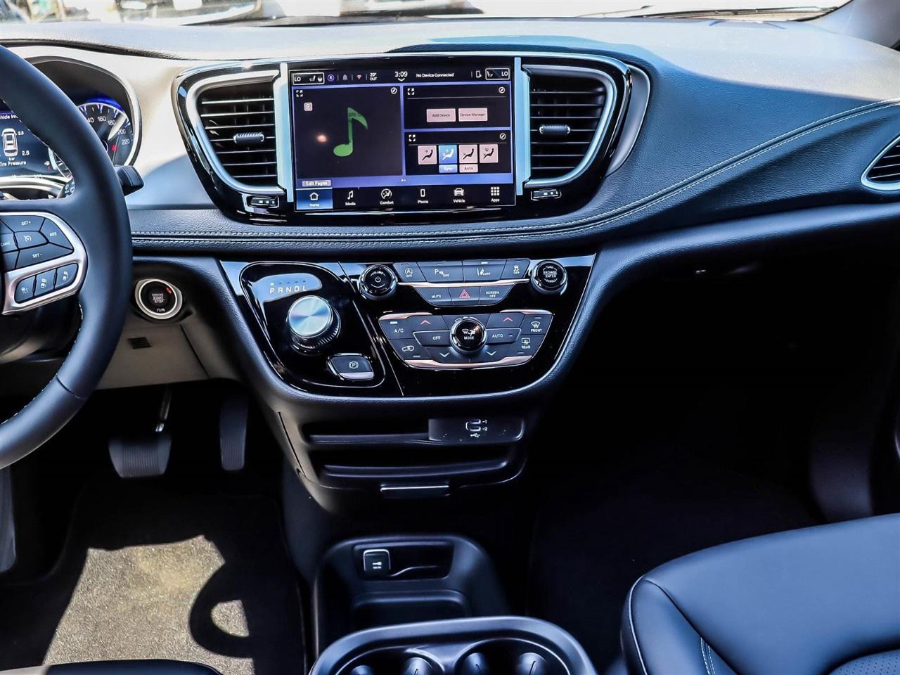 2027 Chrysler Pacifica Select FWD Photo
