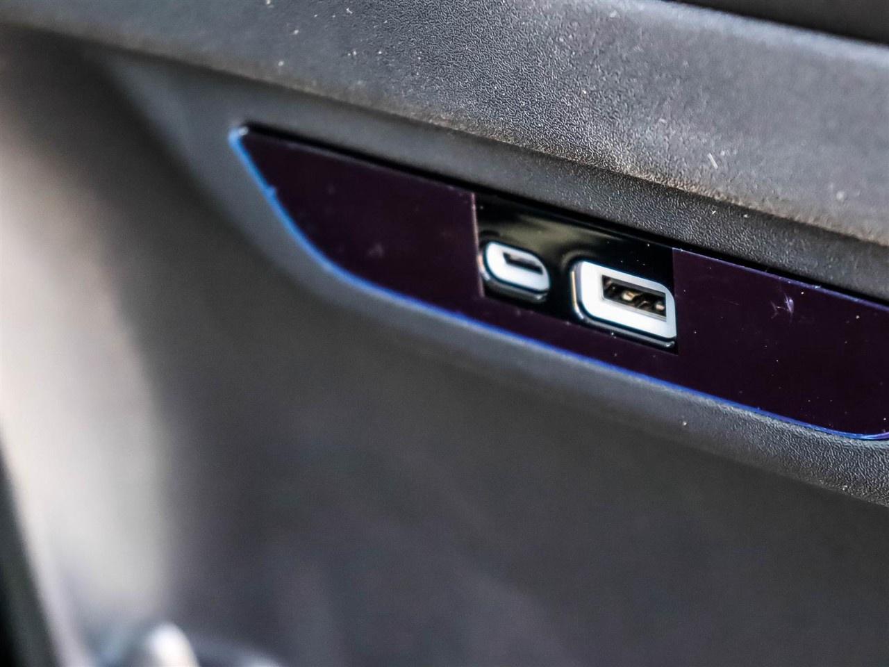 2027 Chrysler Pacifica Select FWD Photo