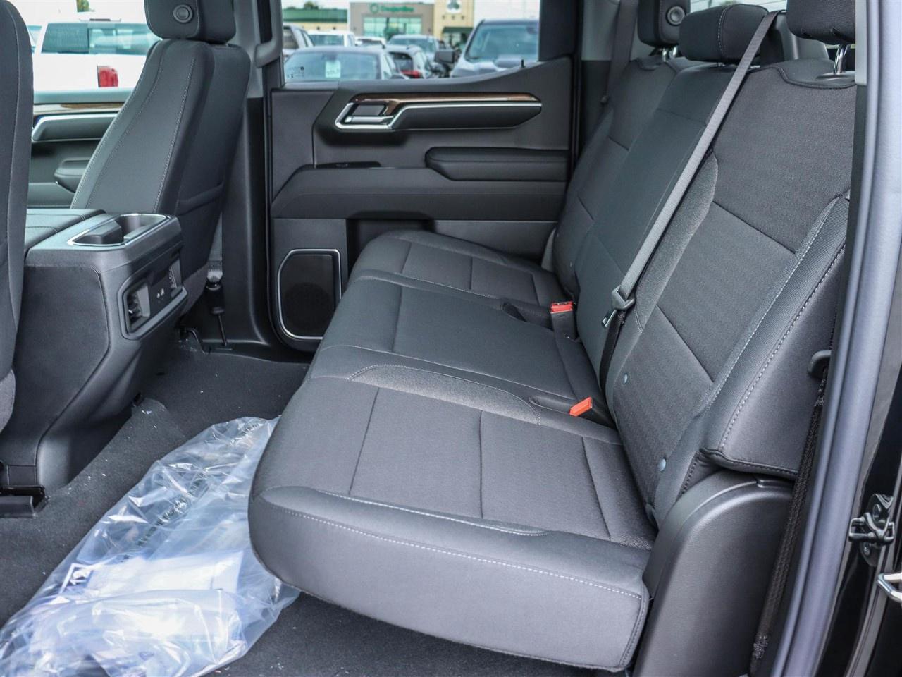 2026 Chevrolet Silverado 1500 Crew Cab Short Box 4-Wheel Drive LT Photo