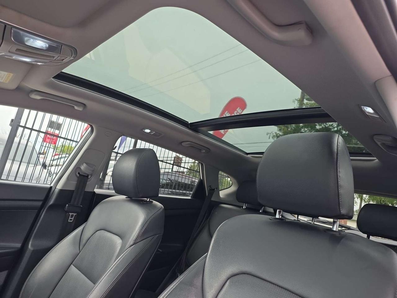 2021 Hyundai Tucson ULTIMATE AWD * DRIVER ASSIST / CARPLAY / CAMERA / PANORAMIC / LEATHER Photo