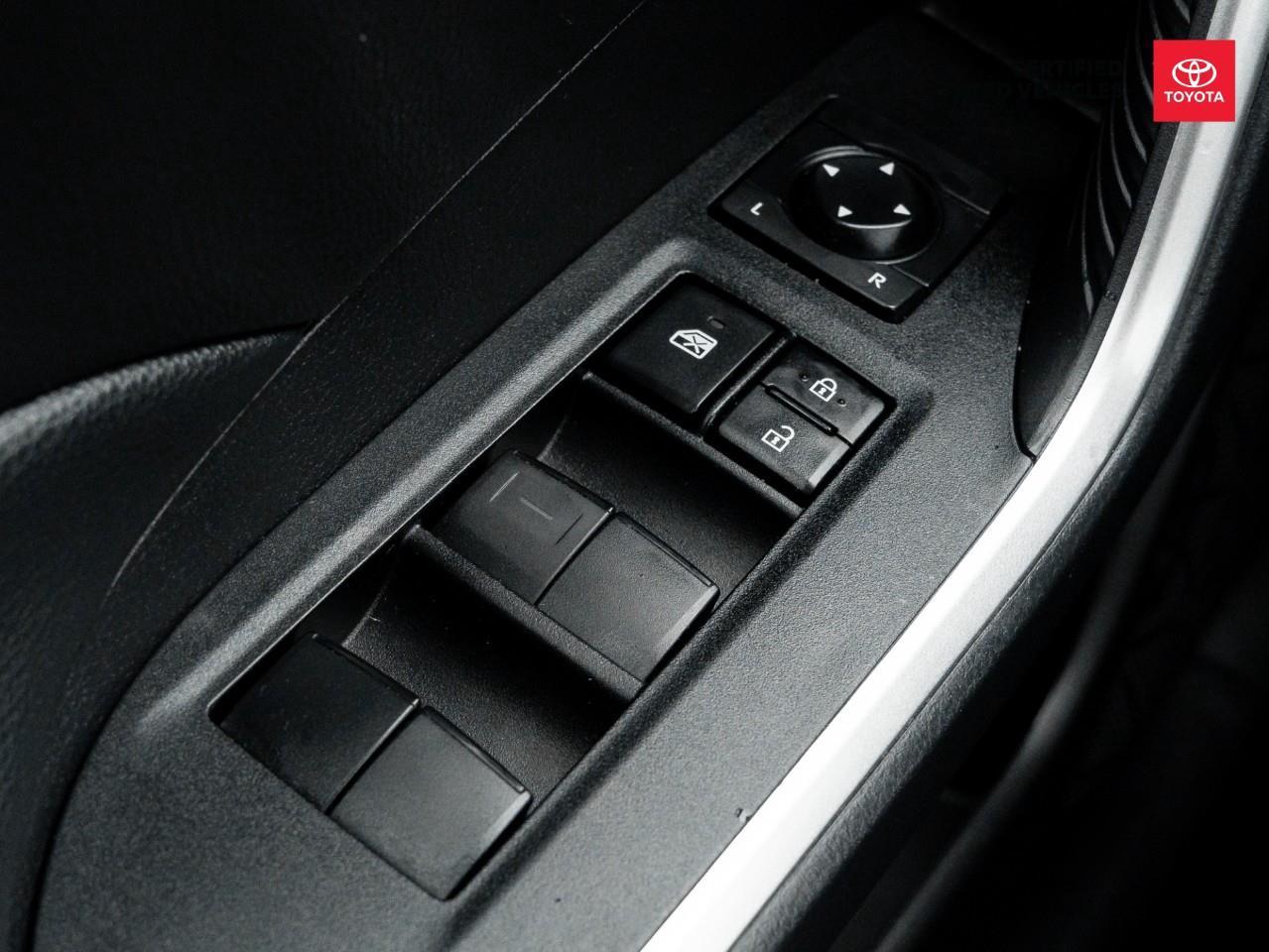 2021 Toyota RAV4 XLE 4dr Front-wheel Drive Photo