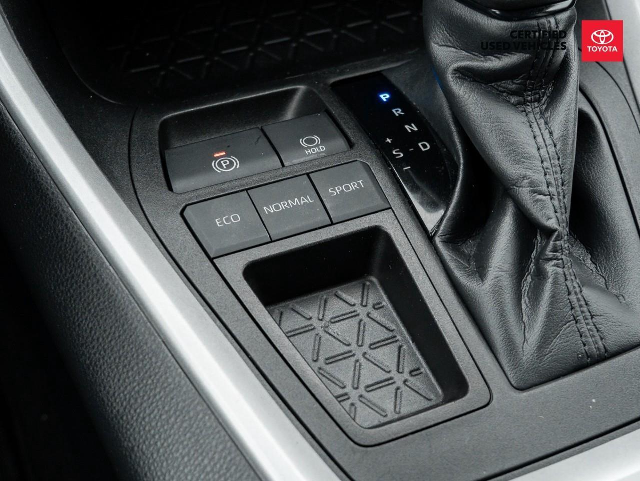 2021 Toyota RAV4 XLE 4dr Front-wheel Drive Photo