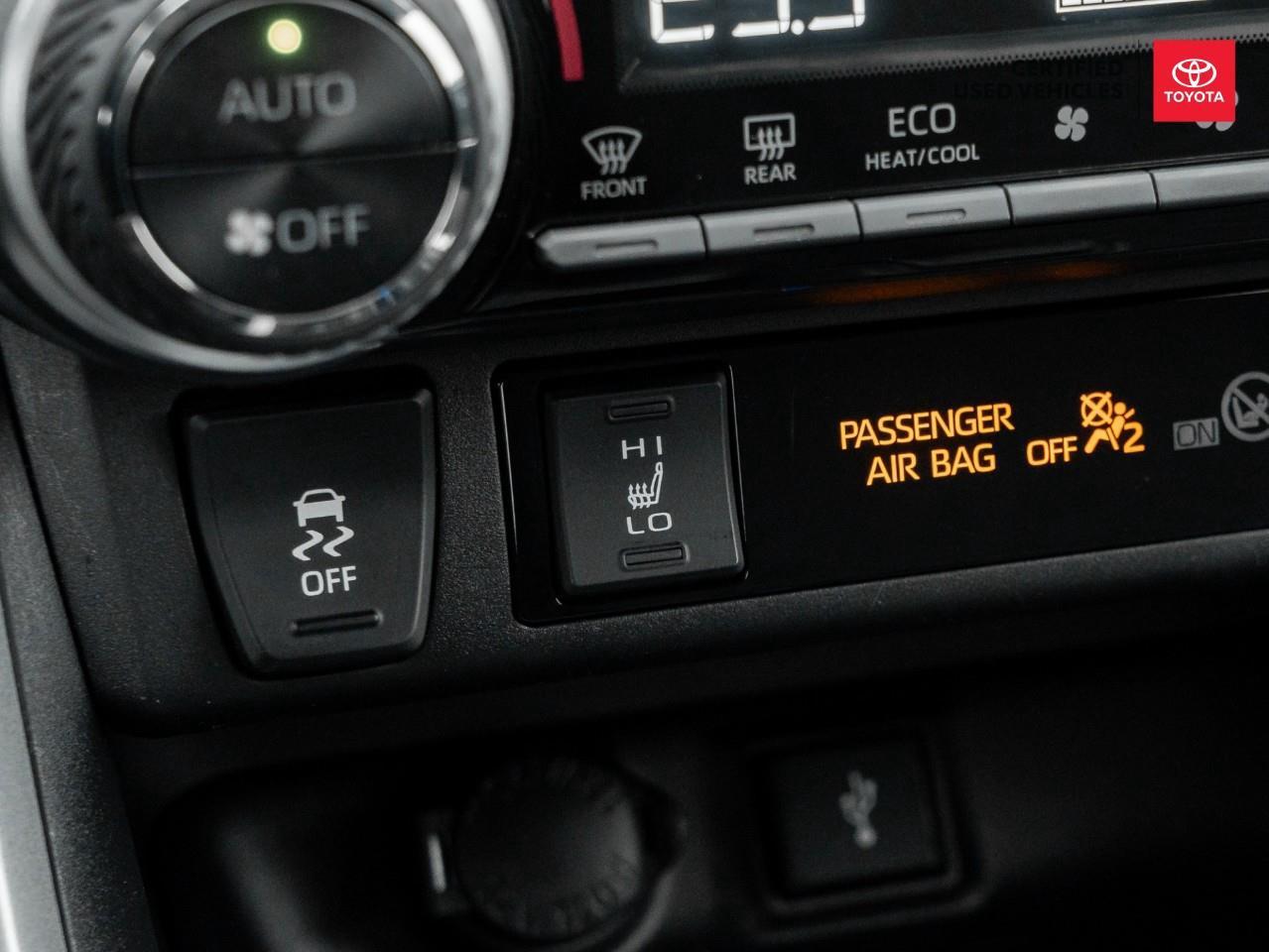 2021 Toyota RAV4 XLE 4dr Front-wheel Drive Photo