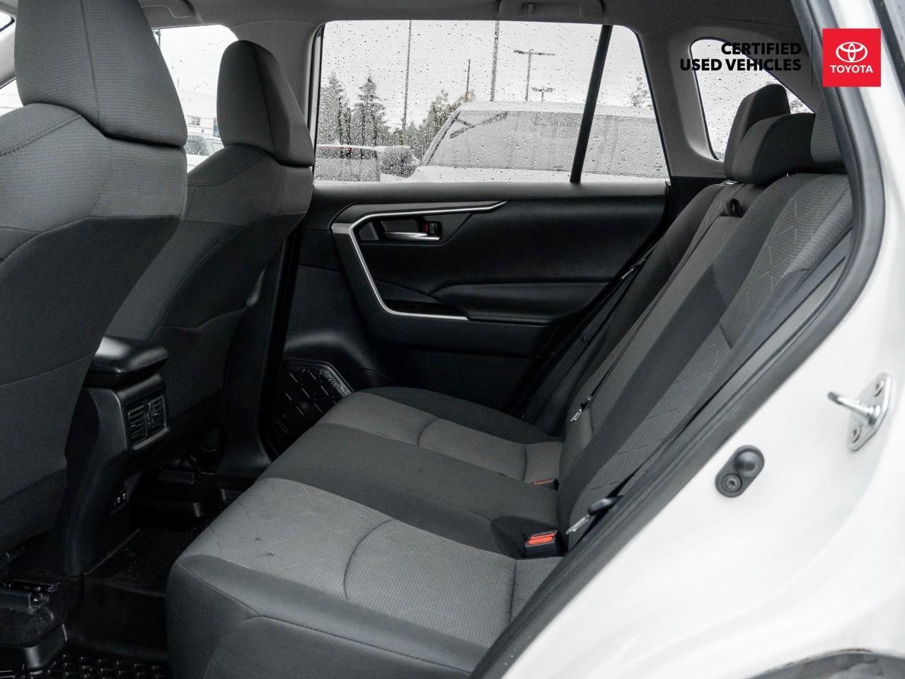 2021 Toyota RAV4 XLE 4dr Front-wheel Drive Photo