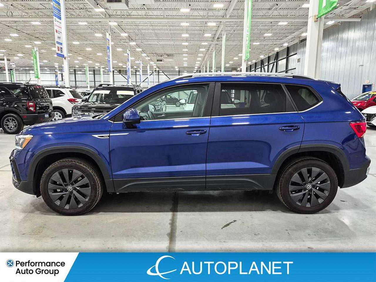 2024 Volkswagen Taos Comfortline, Back Up Cam, Pano Roof, Heated Seats! Photo
