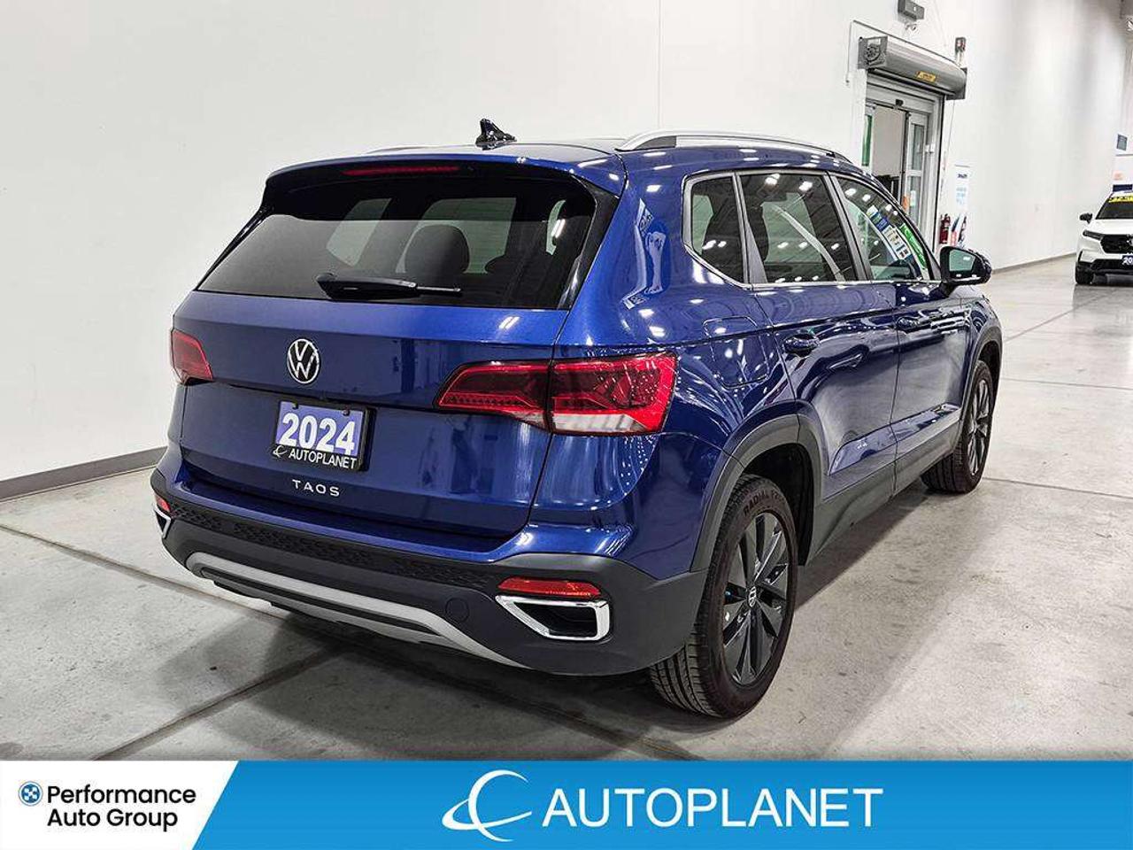 2024 Volkswagen Taos Comfortline, Back Up Cam, Pano Roof, Heated Seats! Photo