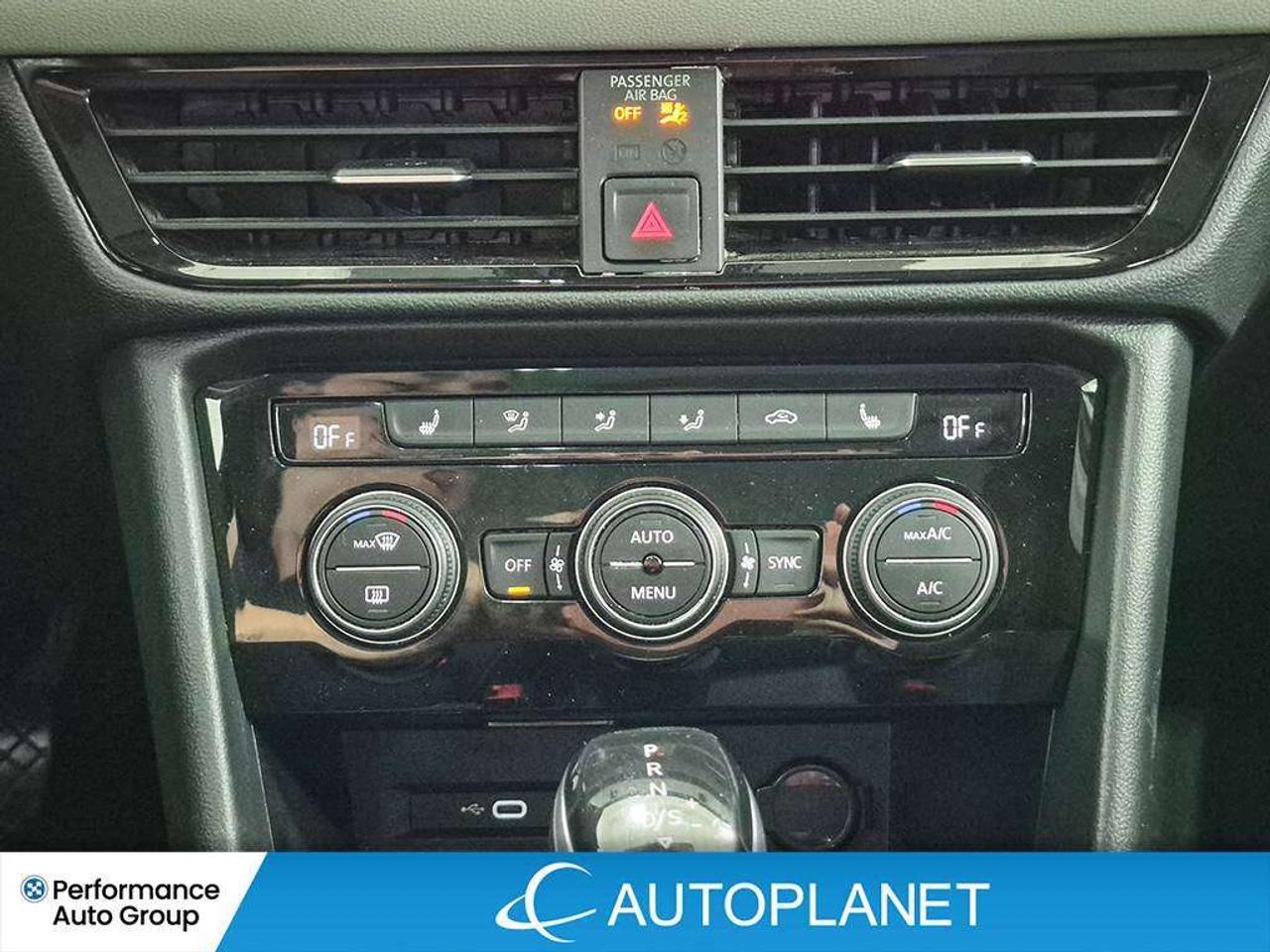 2024 Volkswagen Taos Comfortline, Back Up Cam, Pano Roof, Heated Seats! Photo