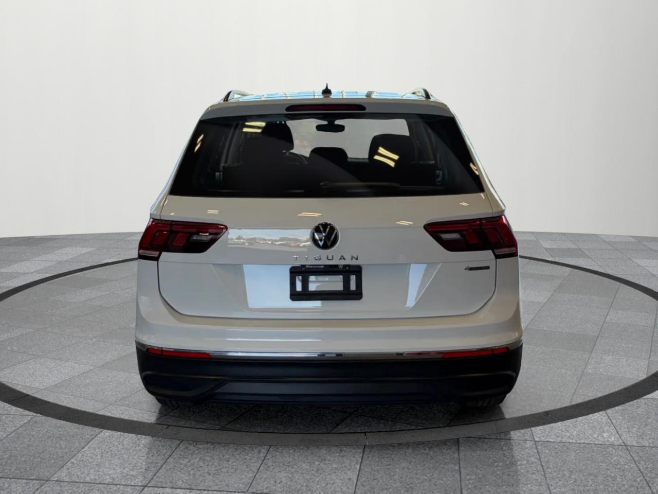 2023 Volkswagen Tiguan Trendline 4dr All-wheel Drive 4MOTION Photo3