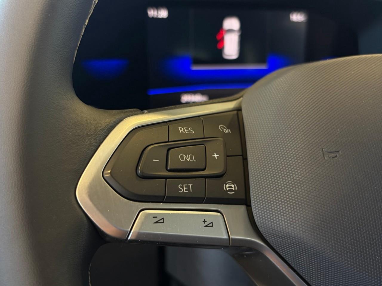 2023 Volkswagen Tiguan Trendline 4dr All-wheel Drive 4MOTION Photo