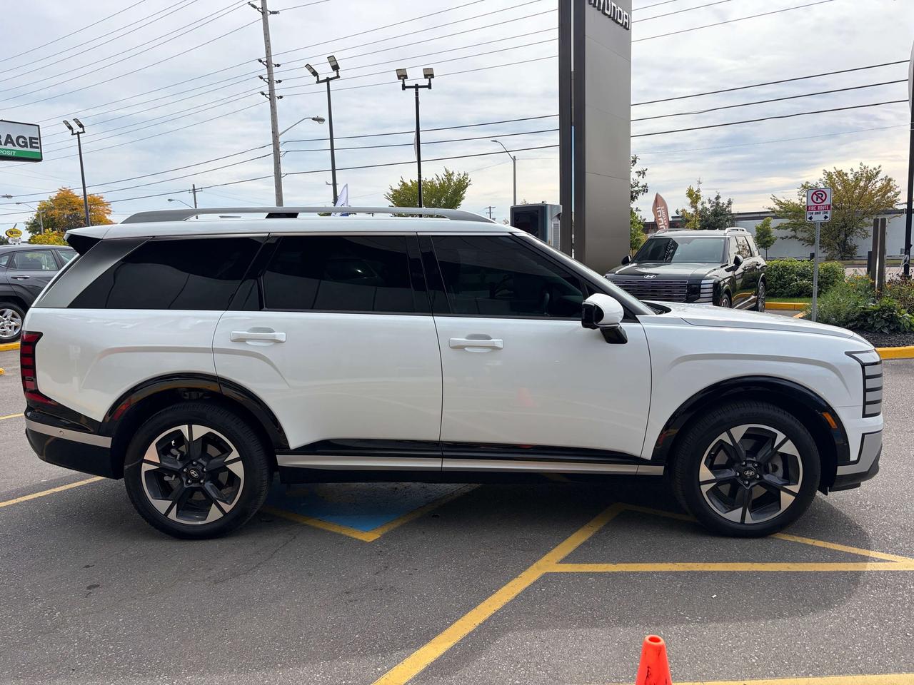2026 Hyundai Palisade Hybrid CERTIFIED PRE-OWNED   Luxury Hybrid AWD Photo