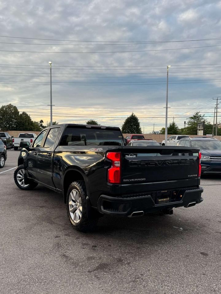 2019 Chevrolet Silverado 1500 4WD Crew Cab 157 Custom Photo