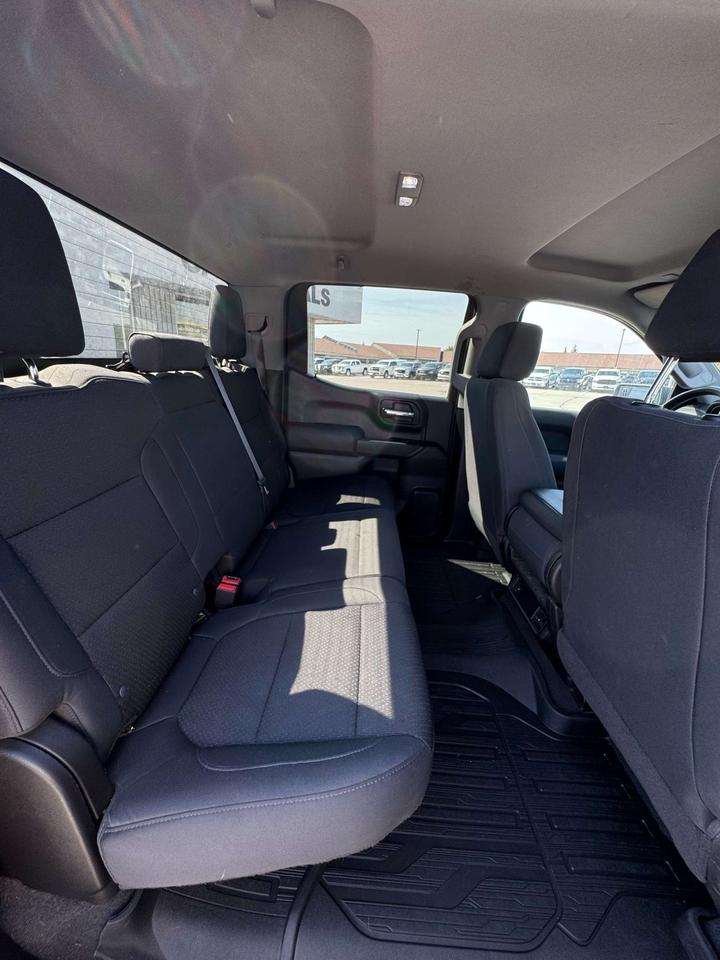 2019 Chevrolet Silverado 1500 4WD Crew Cab 157 Custom Photo