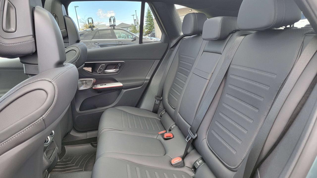 2027 Mercedes-Benz GLC GLC 300 Photo