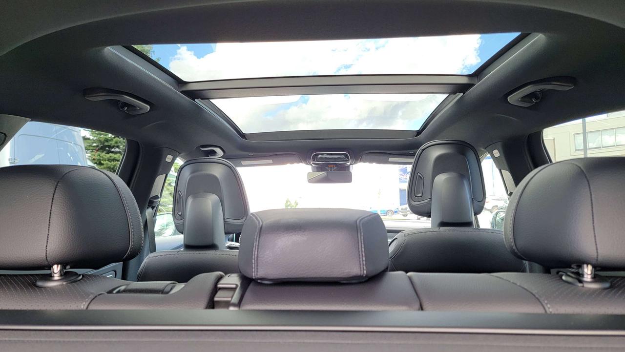 2027 Mercedes-Benz GLC GLC 300 Photo