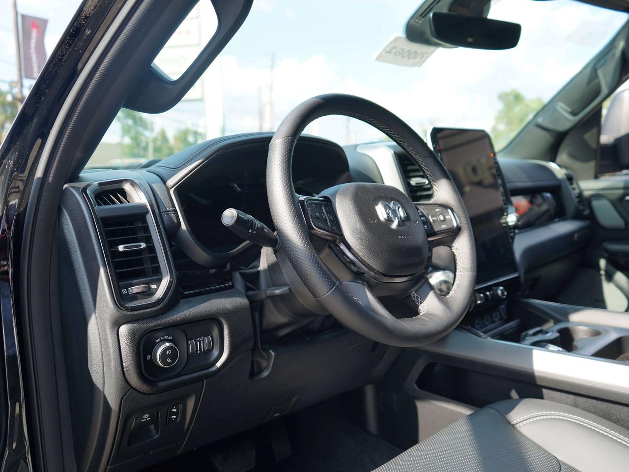 2025 RAM 1500 SPORT, NIGHT EDITION, DUAL SUNROOF Photo