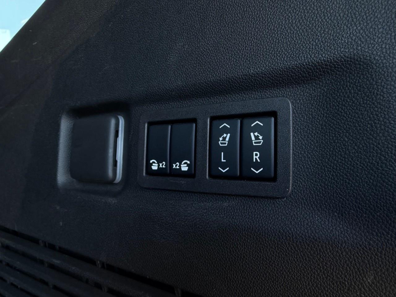 2024 GMC Yukon XL 4WD 4DR DENALI Photo