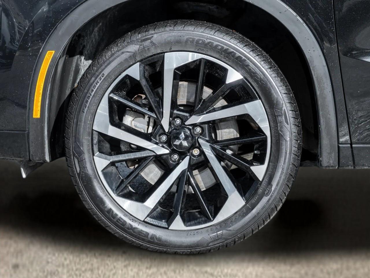 2024 Mitsubishi Outlander GT S-AWC Photo3