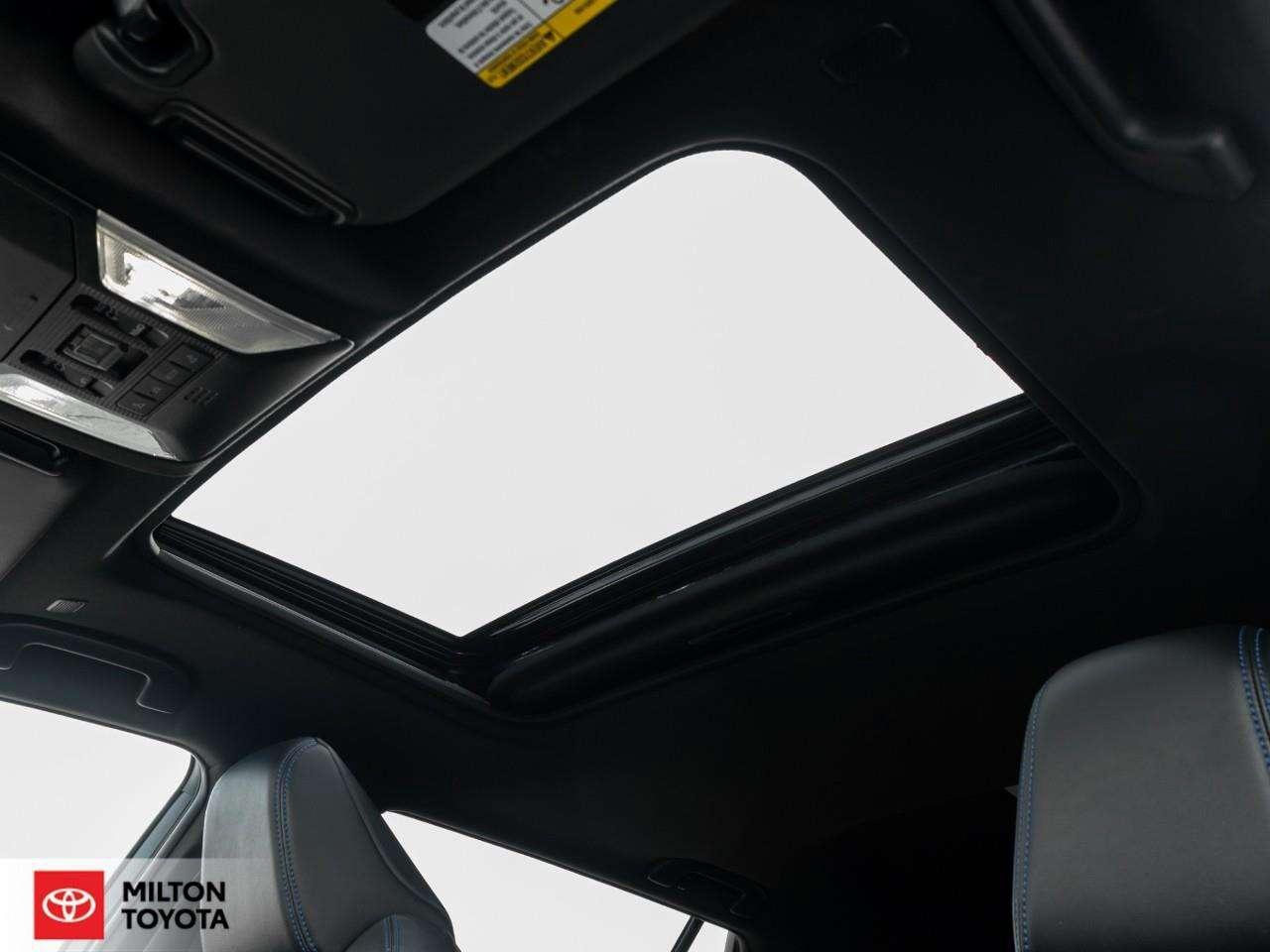 2025 Toyota RAV4 JBL AUDIO 10.5 SCREEN LEATHER SUNROOF ONE OWNER XSE Photo