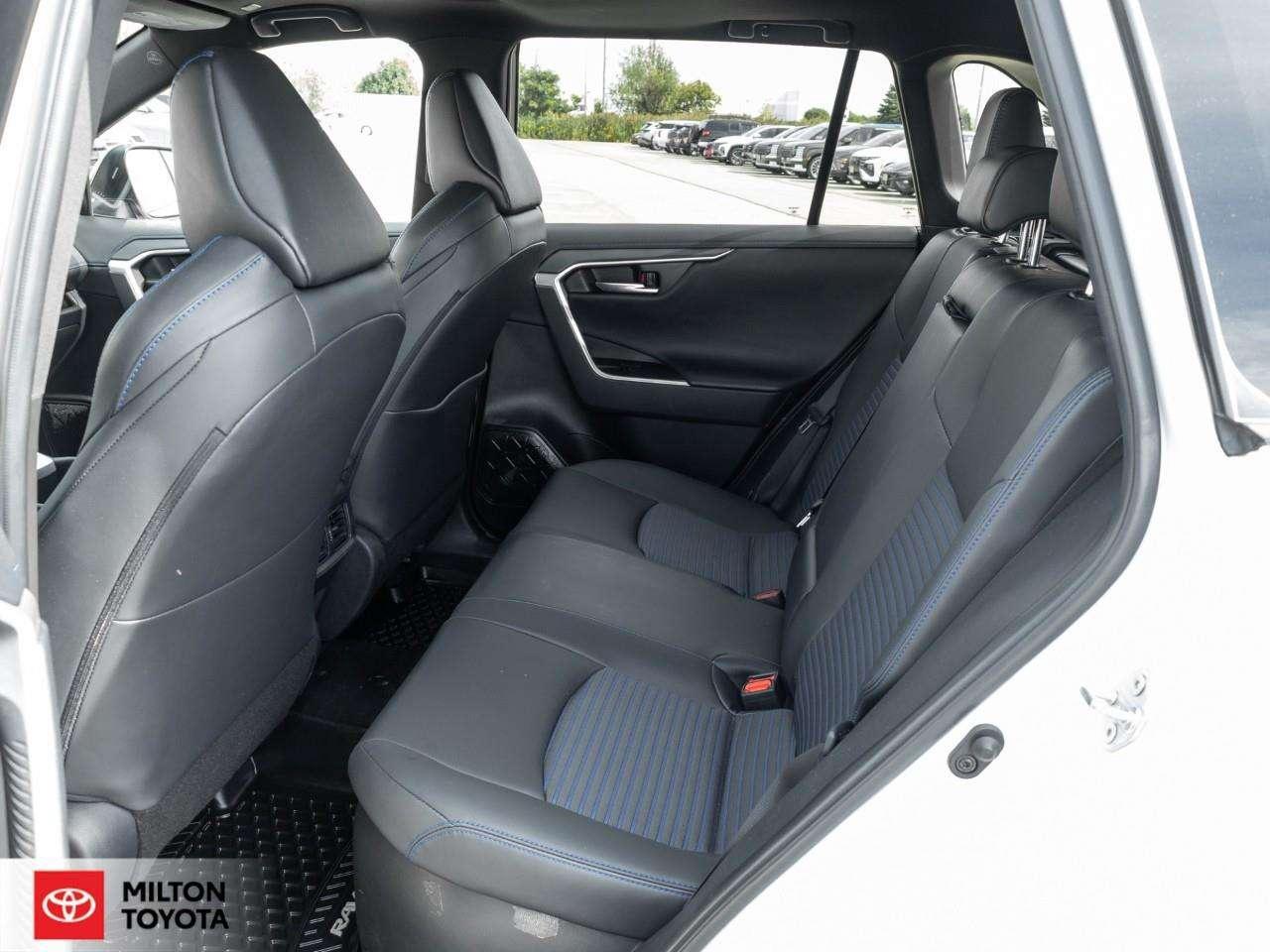 2025 Toyota RAV4 JBL AUDIO 10.5 SCREEN LEATHER SUNROOF ONE OWNER XSE Photo