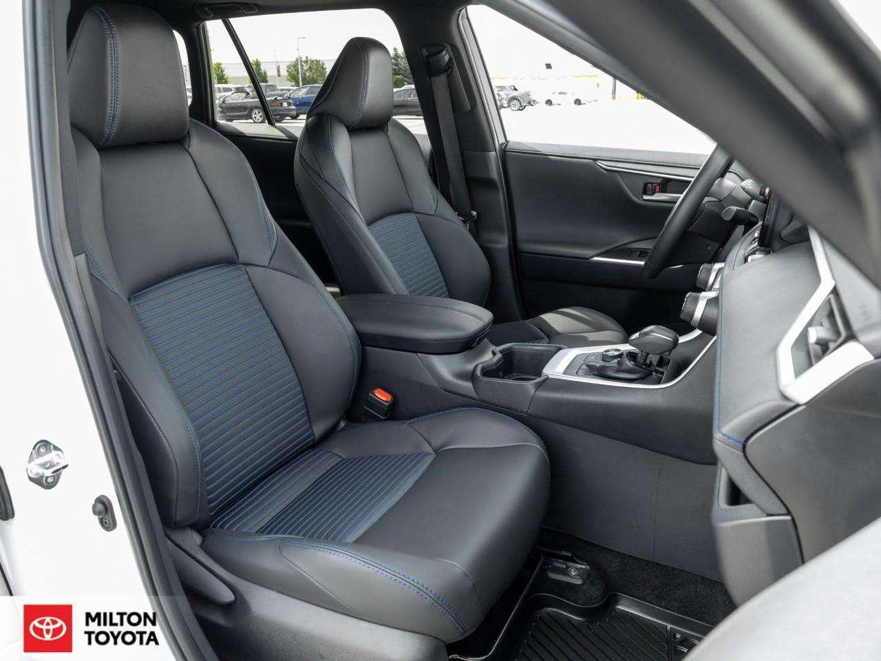 2025 Toyota RAV4 JBL AUDIO 10.5 SCREEN LEATHER SUNROOF ONE OWNER XSE Photo