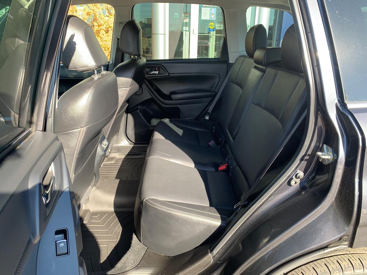 2017 Subaru Forester 2.5i Limited w/Technology Package Option (CVT) 4dr All-Wheel Drive Photo