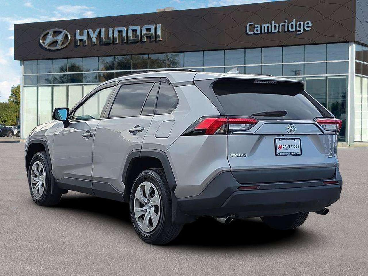 2020 Toyota RAV4 LE Photo