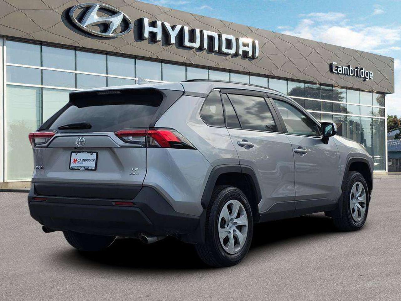 2020 Toyota RAV4 LE Photo