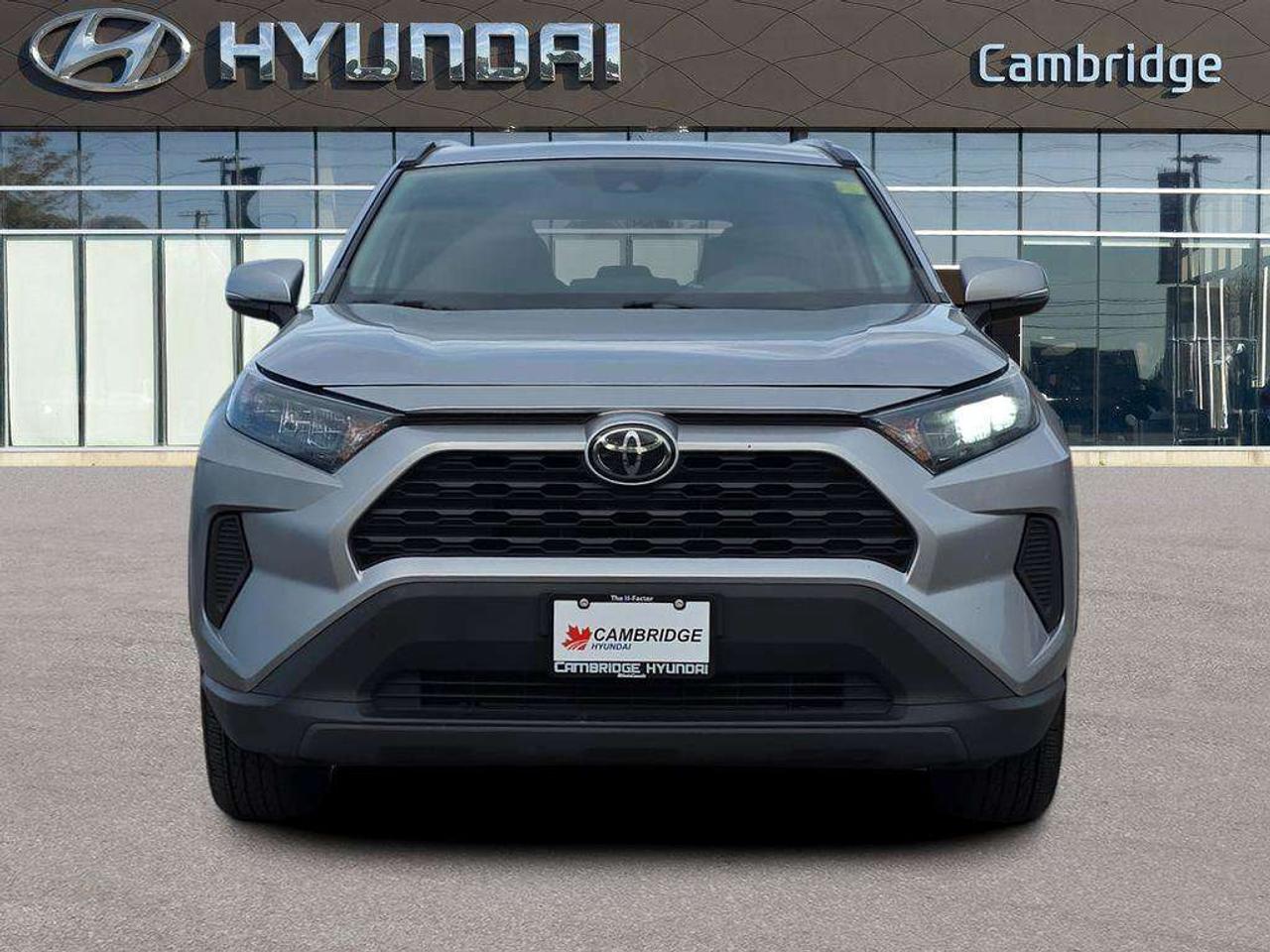 2020 Toyota RAV4 LE Photo