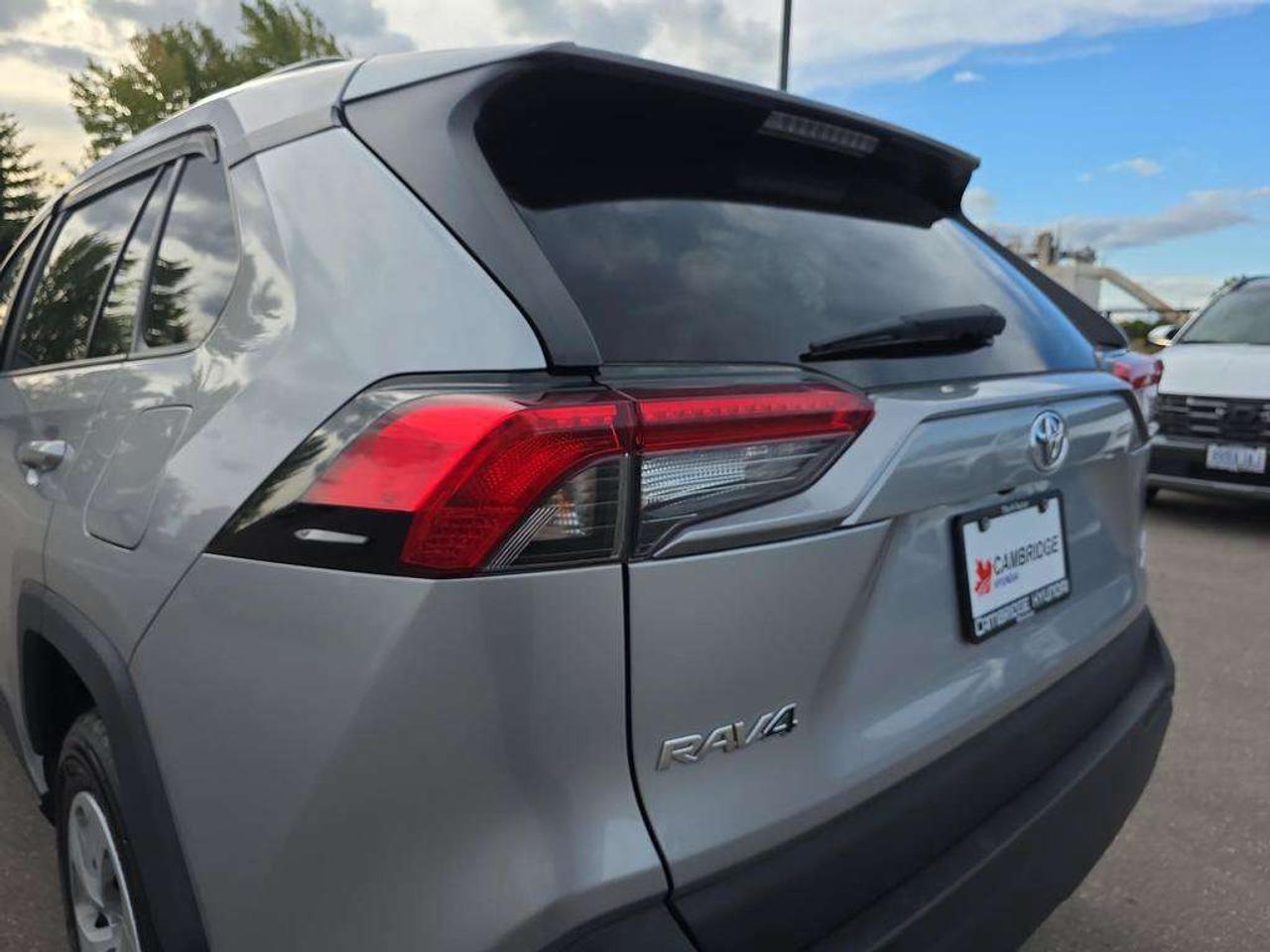 2020 Toyota RAV4 LE Photo