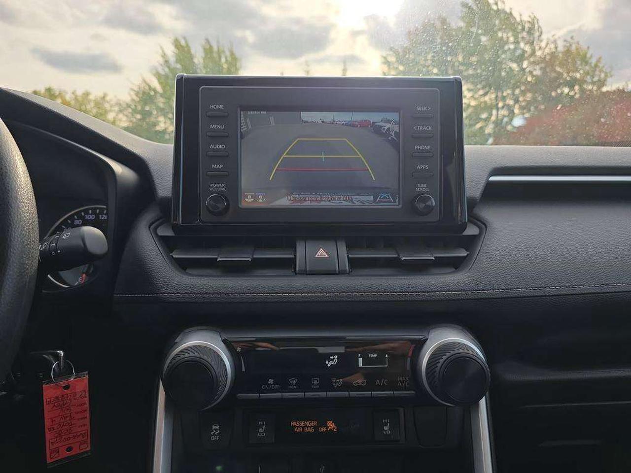 2020 Toyota RAV4 LE Photo