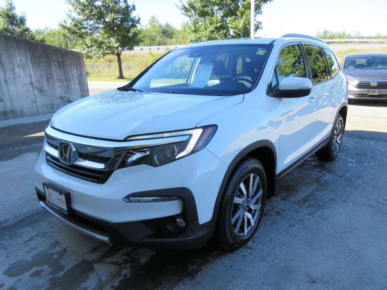 2022 Honda Pilot EX-L Navi 4dr All-Wheel Drive Photo0