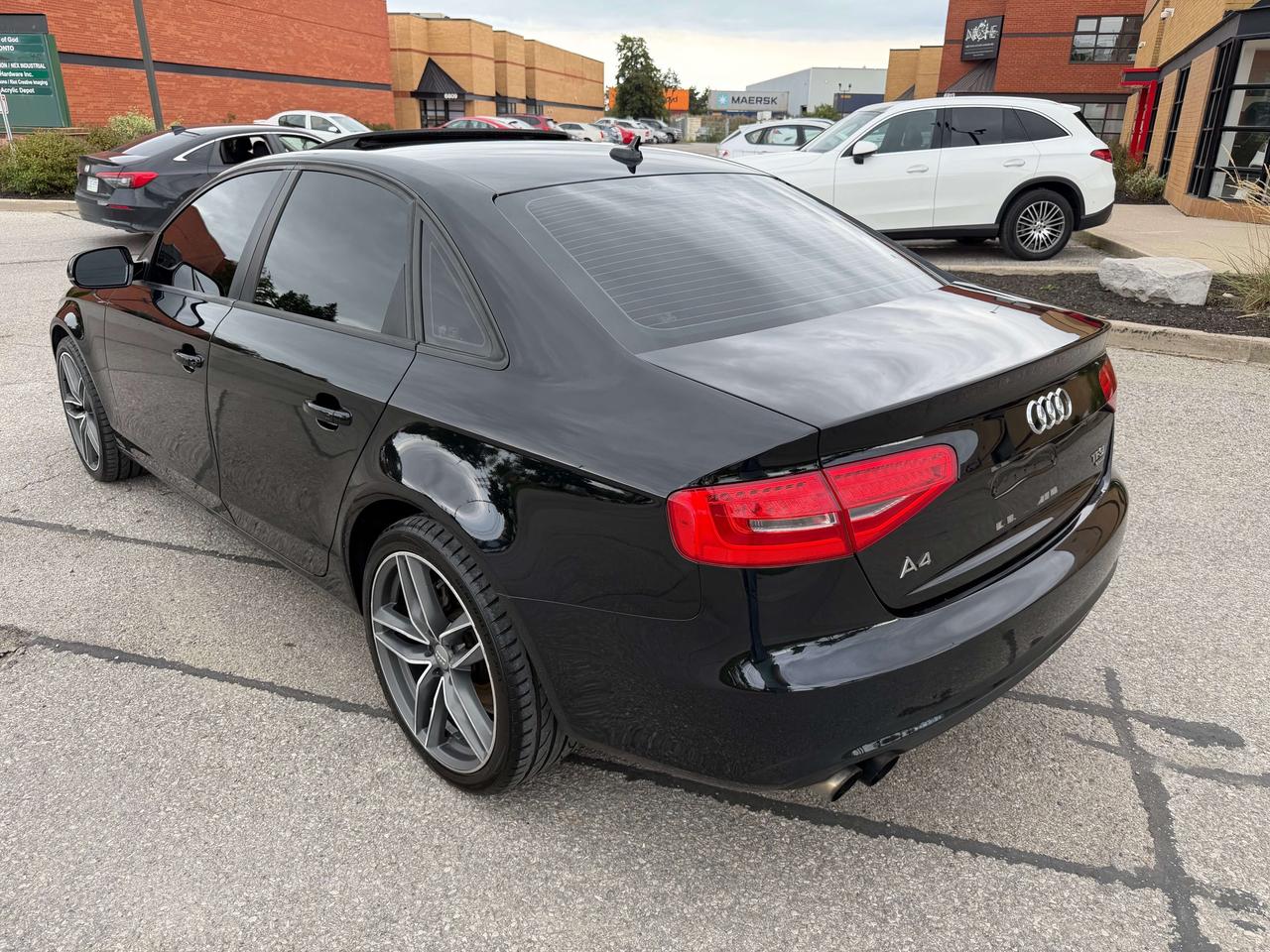 2014 Audi A4 Komfort, Apple carplay 4 Cyl Quattro Sold As Is Photo4