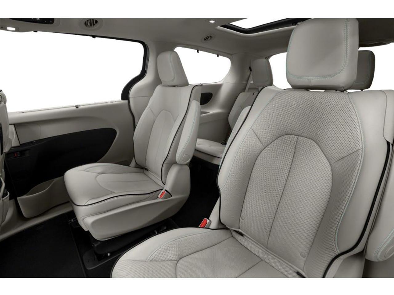 2020 Chrysler Pacifica Hybrid Touring Passenger Van Photo