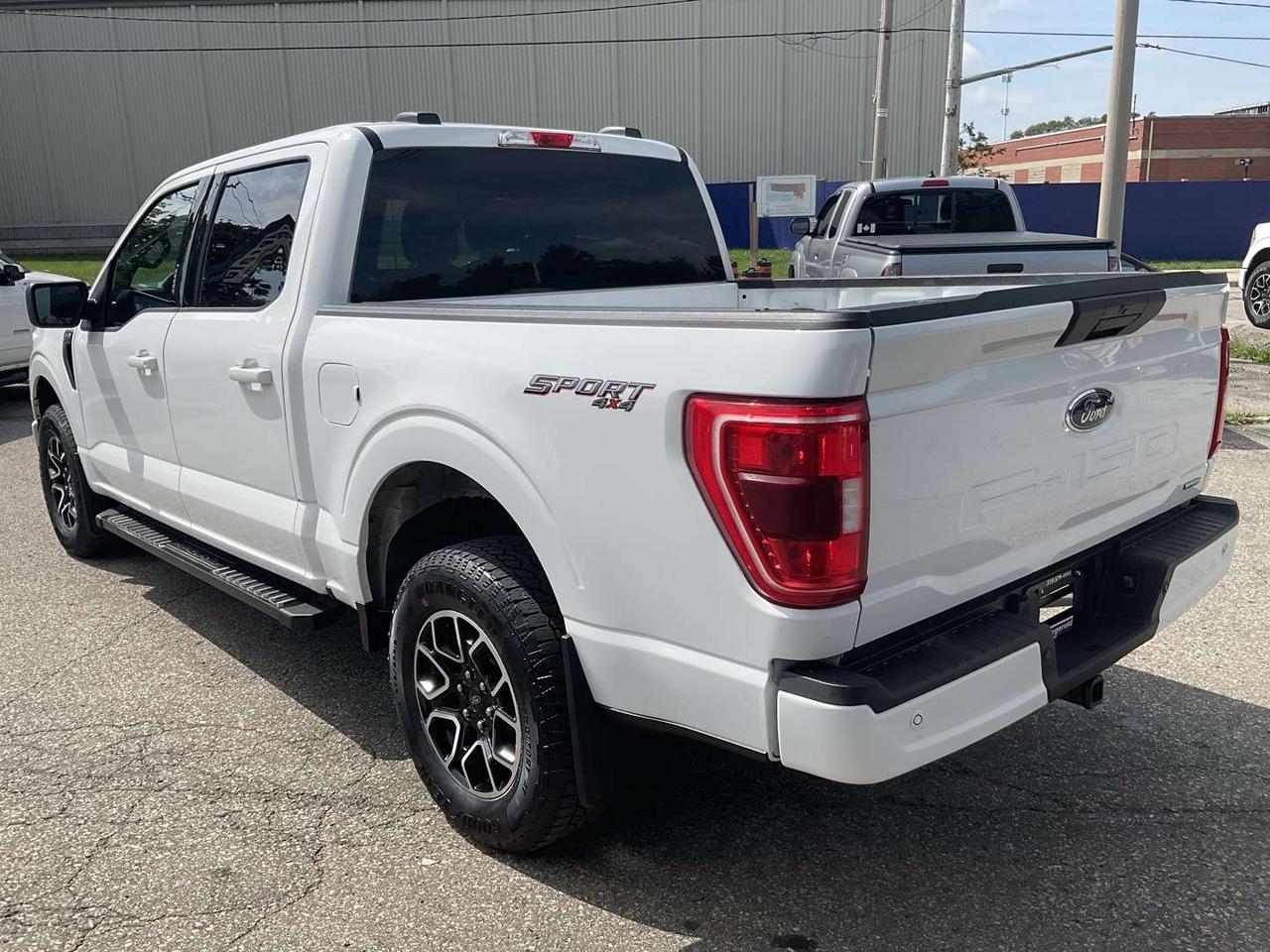 2022 Ford F-150 XLT Sport SuperCrew 6.5-ft. Bed 4WD - NAV! BACK-UP CAM! BSM! CAR PLAY! DRIVING AIDS! Photo4