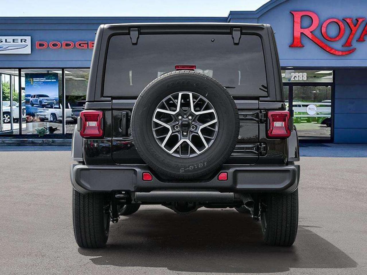 2024 Jeep Wrangler Sahara Photo4