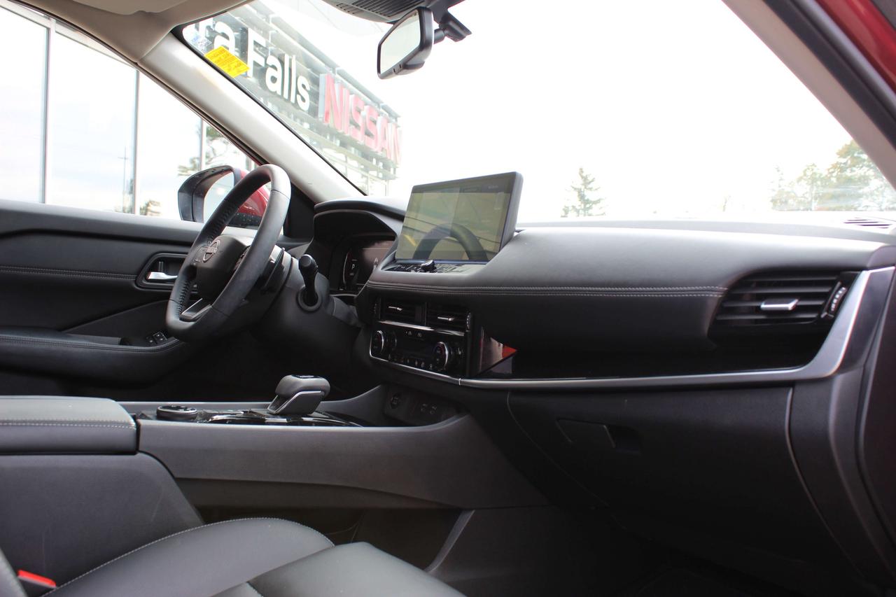 2025 Nissan Rogue SL Photo