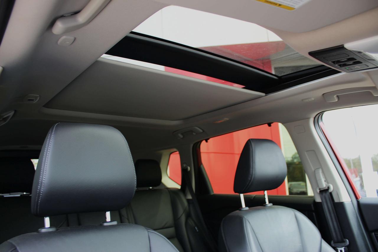 2025 Nissan Rogue SL Photo