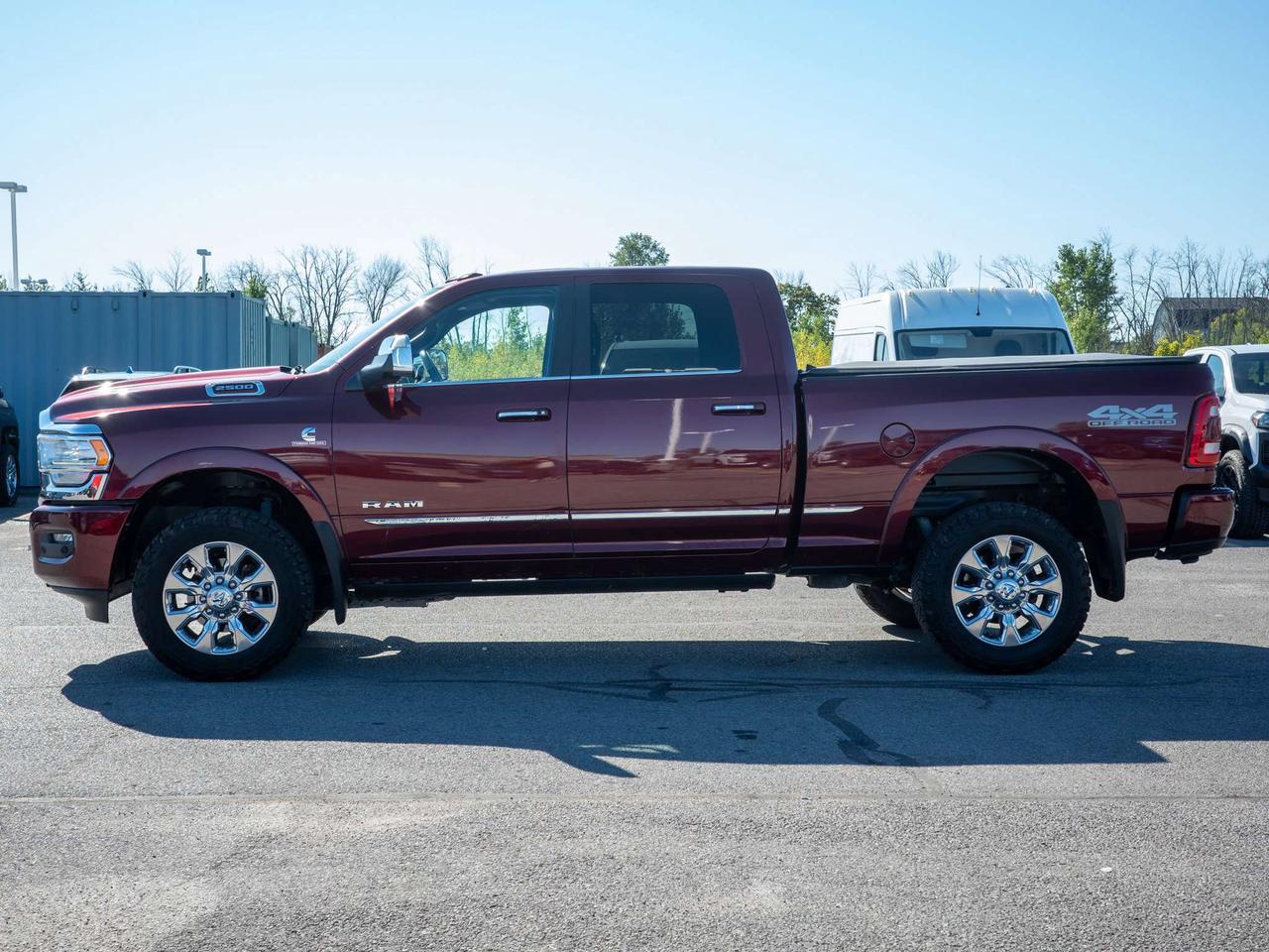 2022 RAM 2500 Limited - Power Retractable Running Boards Photo4