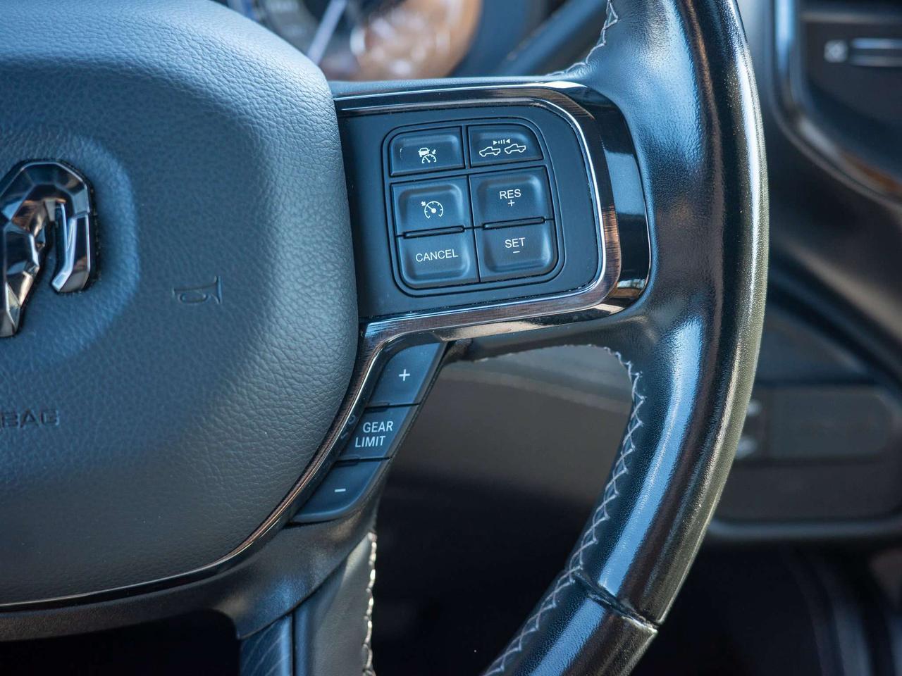 2022 RAM 2500 Limited - Power Retractable Running Boards Photo