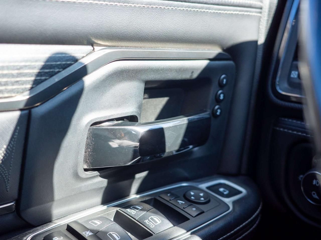 2022 RAM 2500 Limited - Power Retractable Running Boards Photo