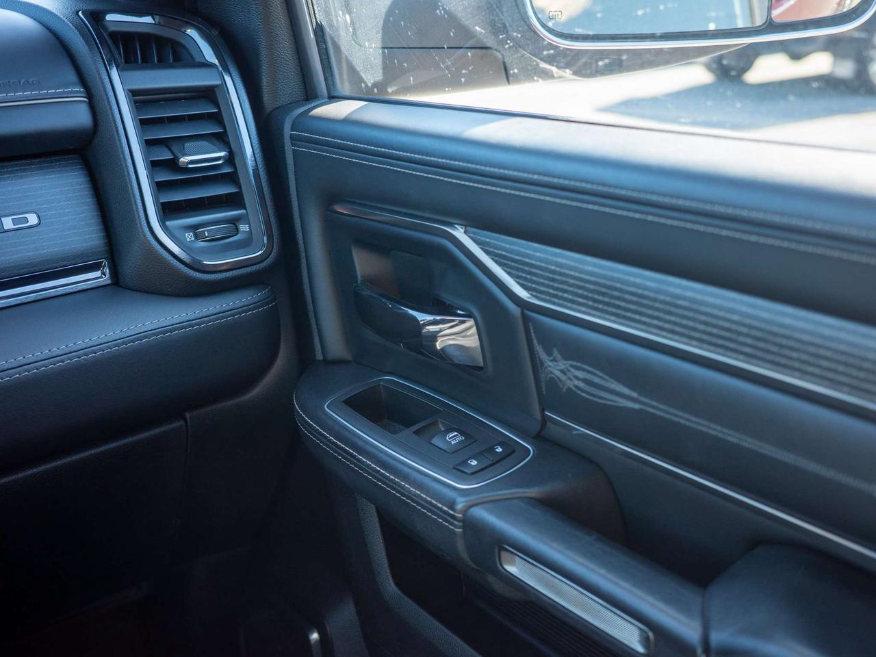 2022 RAM 2500 Limited - Power Retractable Running Boards Photo