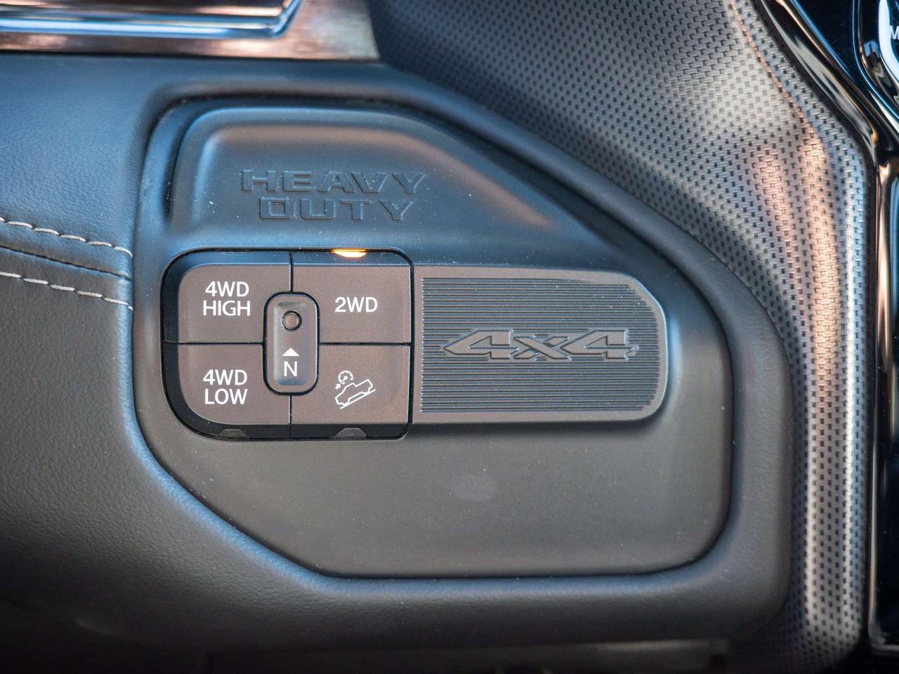 2022 RAM 2500 Limited - Power Retractable Running Boards Photo