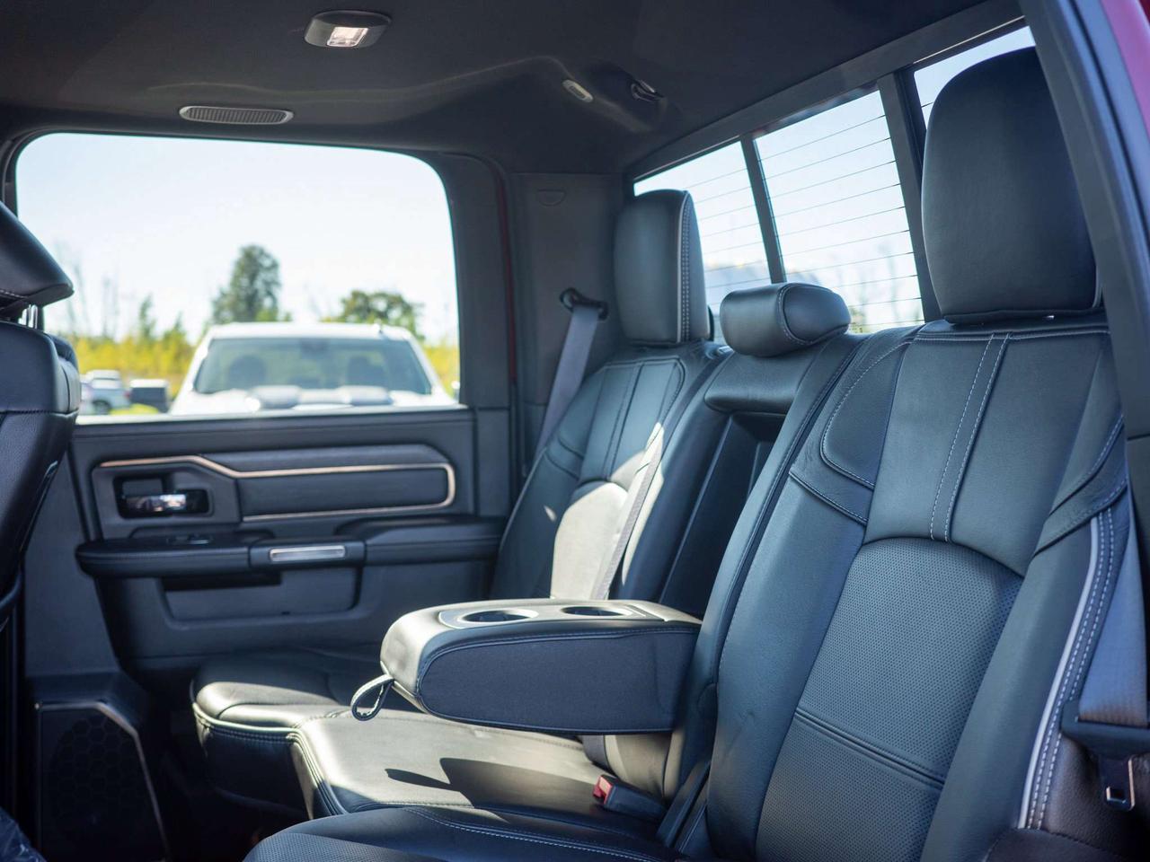 2022 RAM 2500 Limited - Power Retractable Running Boards Photo